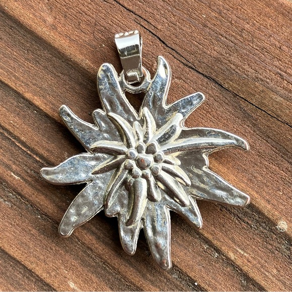SilverTone Edelweiss Pendant - Picture 2 of 2